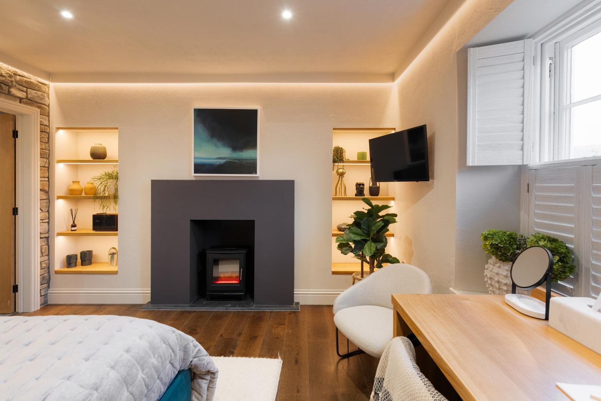 Hive Townhouse Hotel Аберерън Екстериор снимка