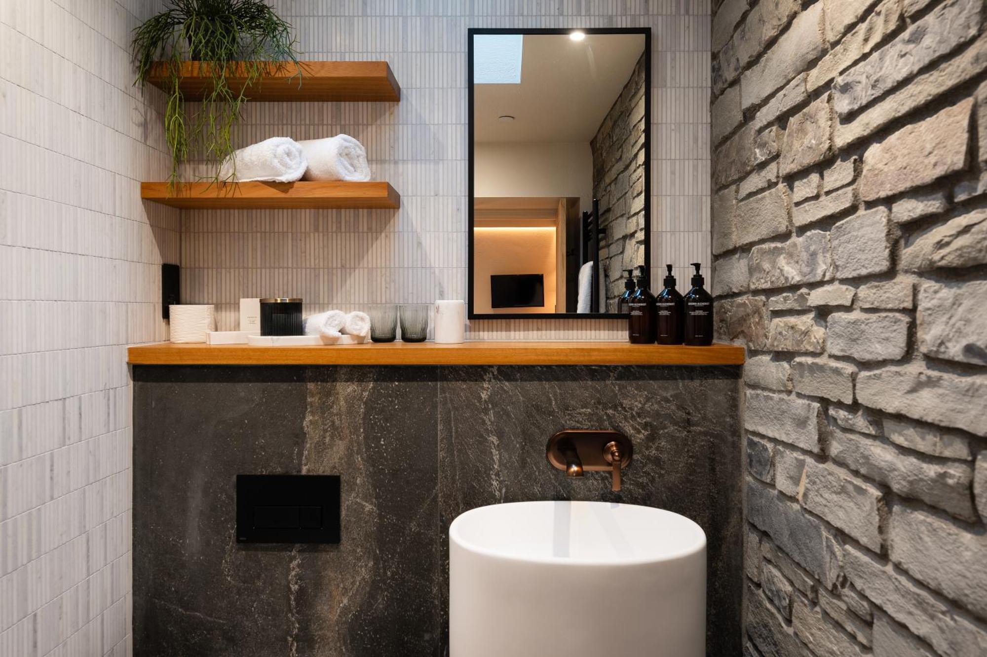 Hive Townhouse Hotel Аберерън Екстериор снимка